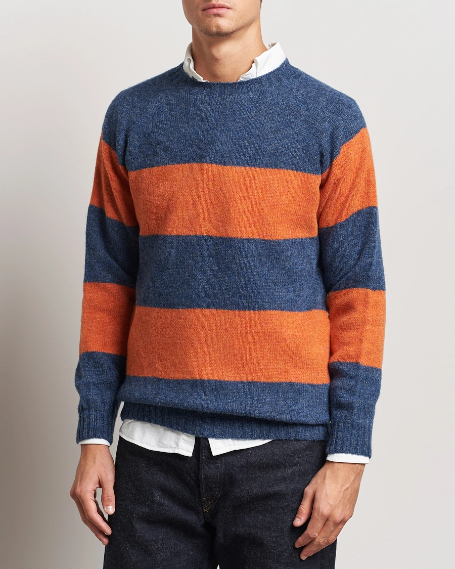 Uomini |  | Harley Of Scotland | Block Stripe Lambswool Crewneck Blue/Orange