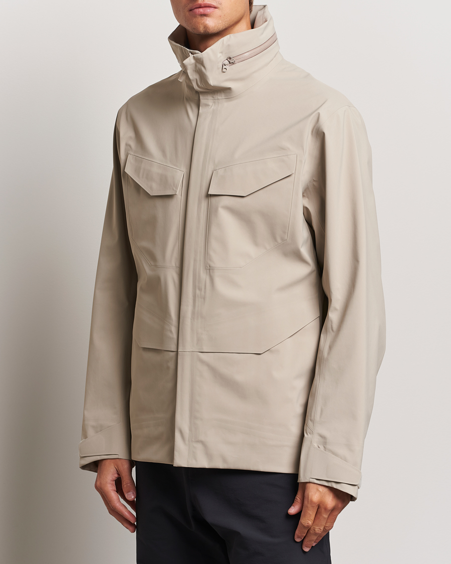 Uomini | Contemporary Creators | Arc\'teryx Veilance | GORE-TEX Field Jacket Rune