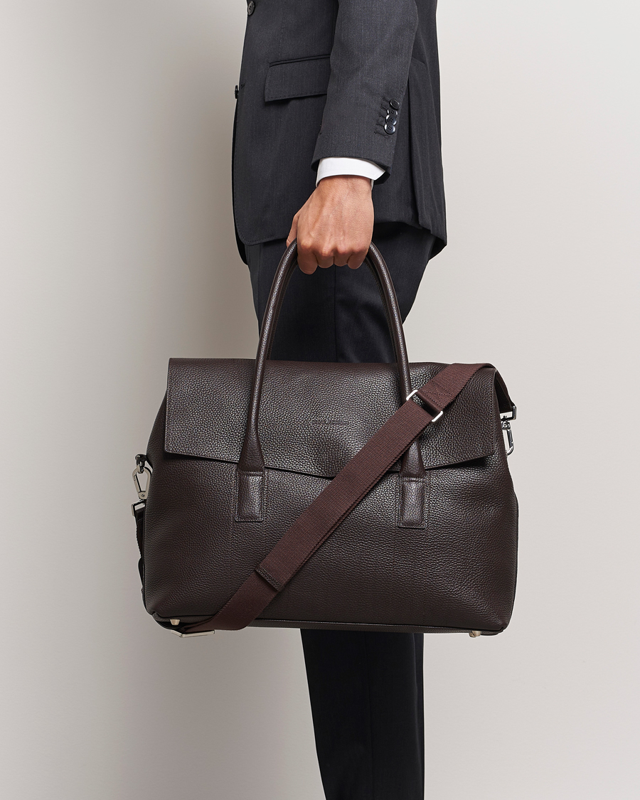 Uomini |  | Oscar Jacobson | Overnight Leather Bag Dark Mud Brown