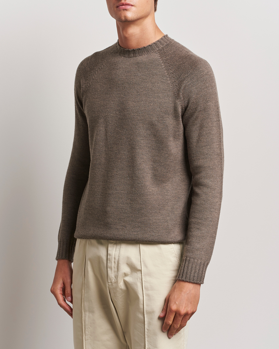 Uomini |  | John Smedley | Denver Extra Fine Merino Crew Neck Mushroom Brown