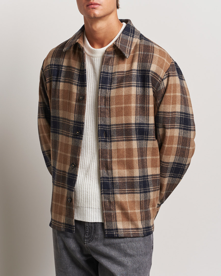 Uomini | Contemporary Creators | A.P.C. | Bobby Wool Checked Overshirt Beige Check