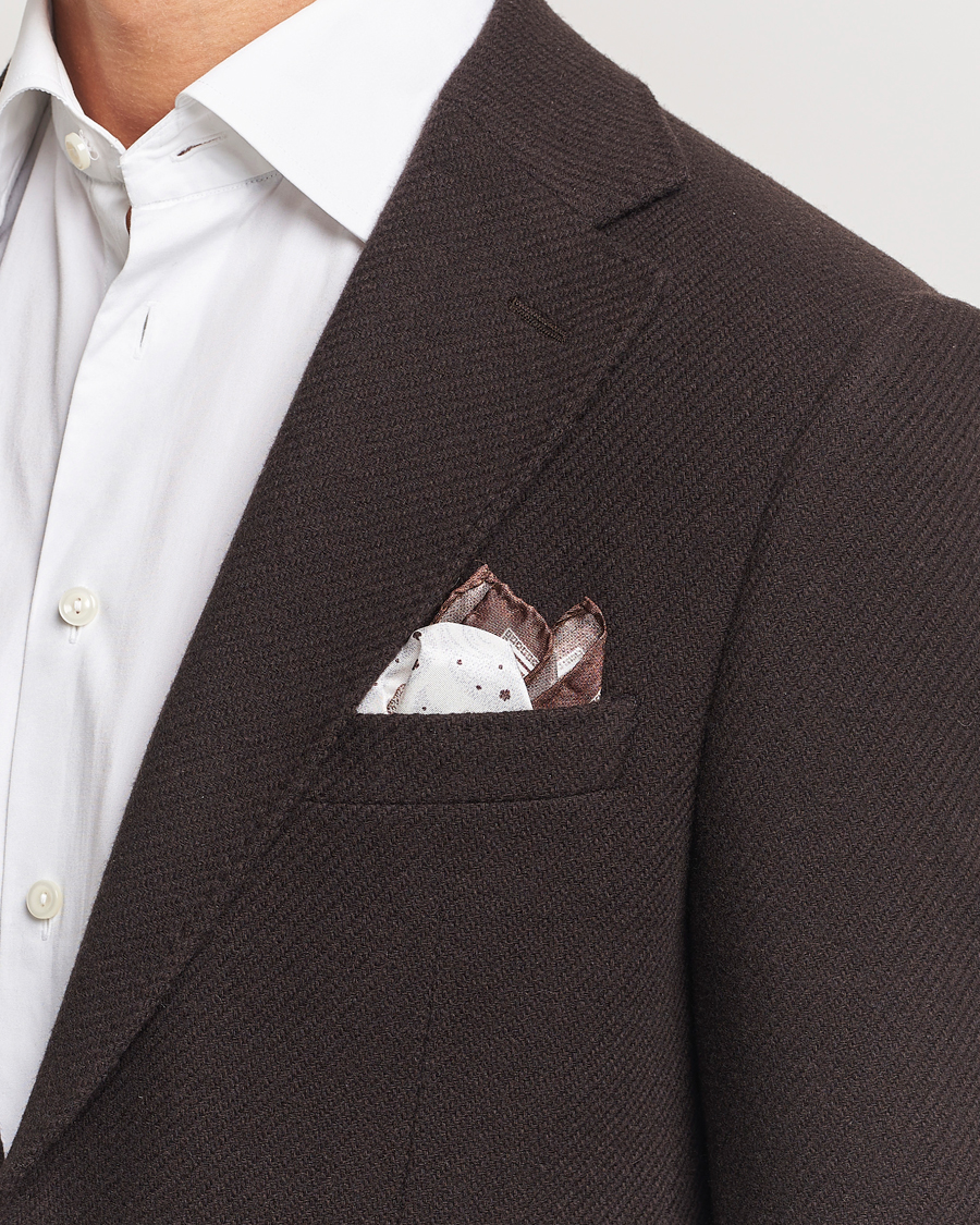 Uomini |  | Amanda Christensen | Silk Twill Printed Flower Pocket Square Brown