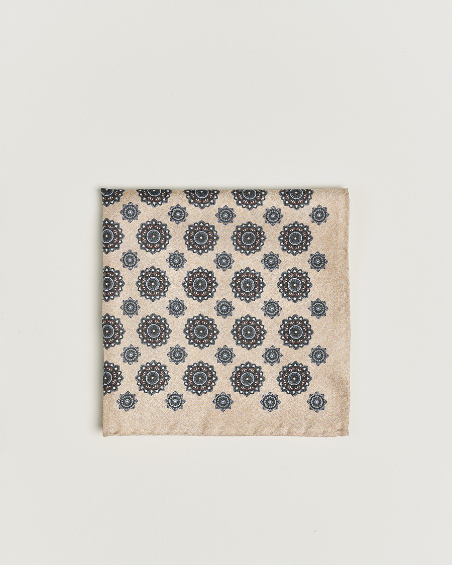 Uomini |  | Amanda Christensen | Silk Twill Printed Flower Pocket Square Cream