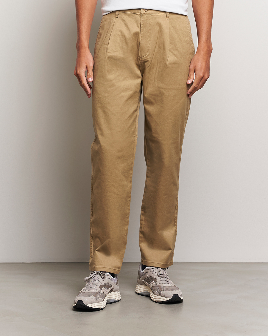 Uomini |  | Dockers | Original Pleated Cotton Chino Harvest Gold