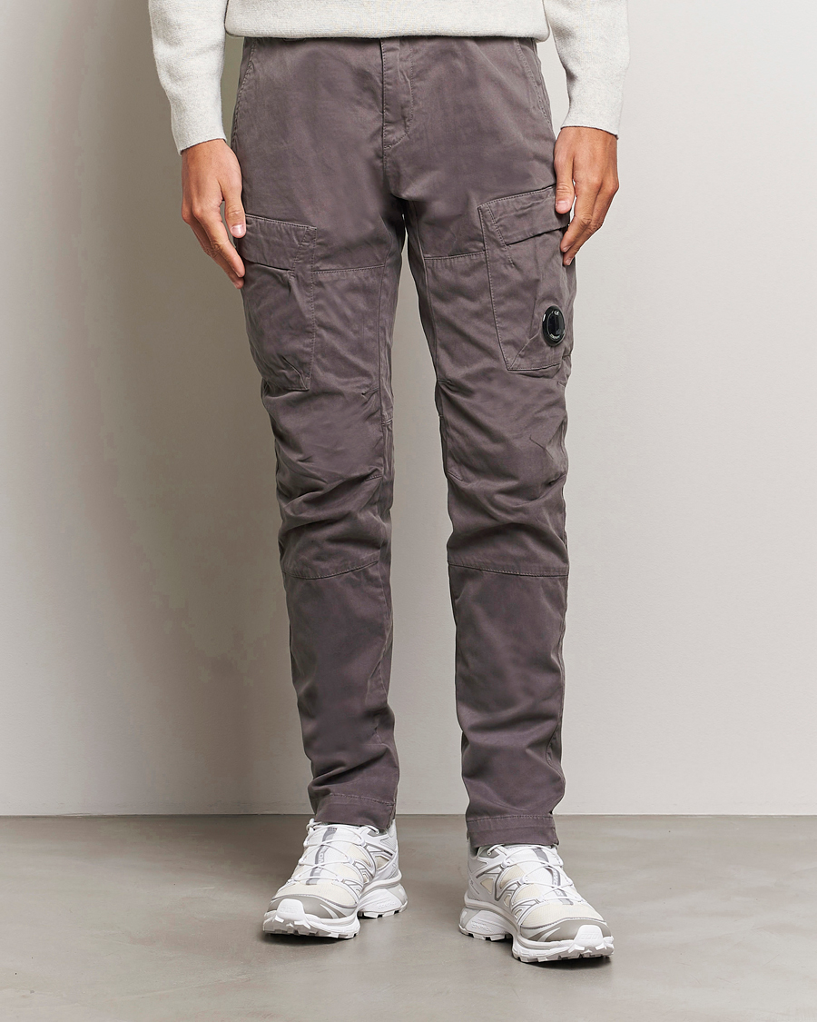 Uomini | Pantaloni cargo | C.P. Company | Stretch Satin Lens Cargo Pants Dark Grey