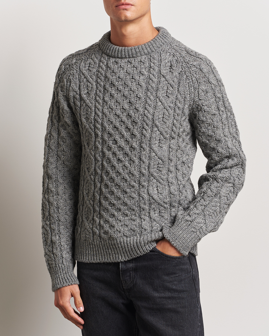 Uomini |  | Peregrine | Hudson Wool Aran Knitted Jumper Steel