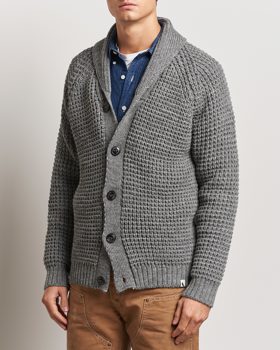 Uomini |  | Peregrine | Waffle Wool Shawl Cardigan Steel