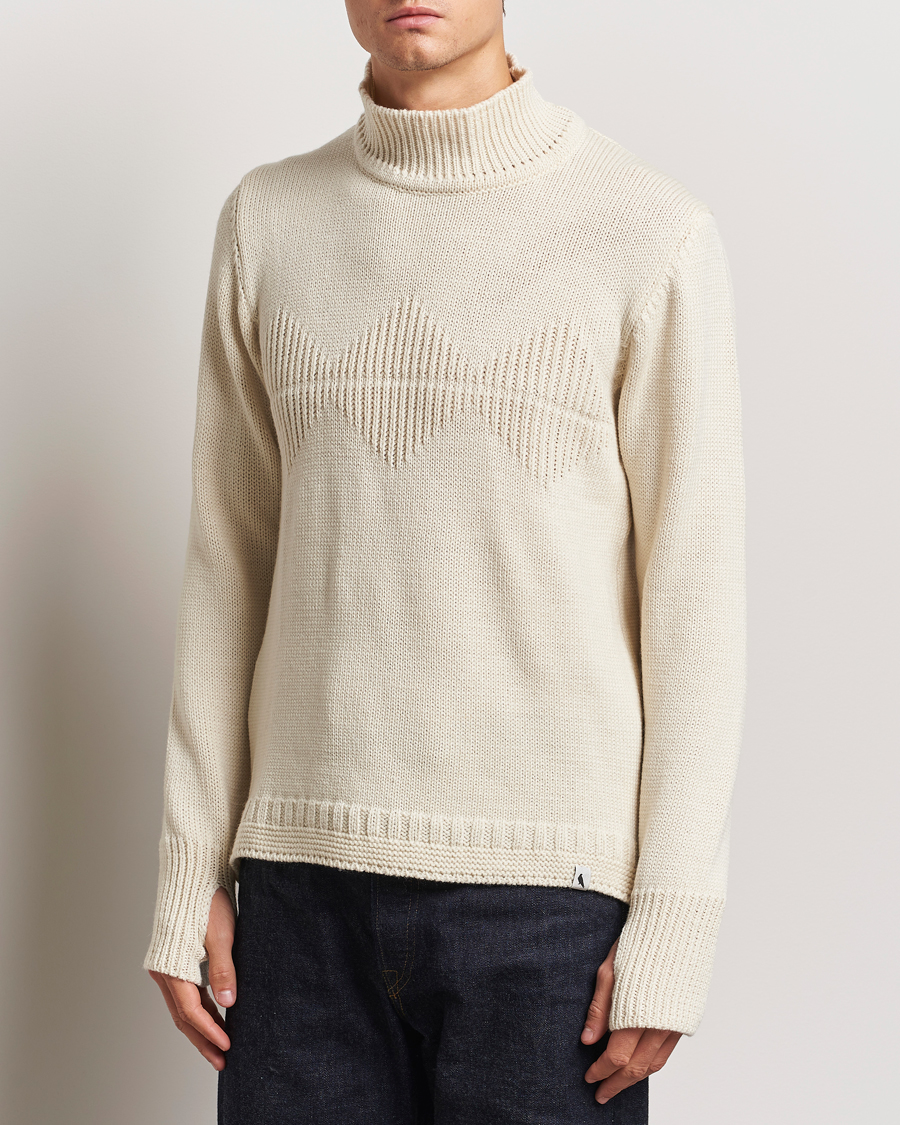 Uomini |  | Peregrine | Mountain Guernsey Merino Funnel Neck Cream