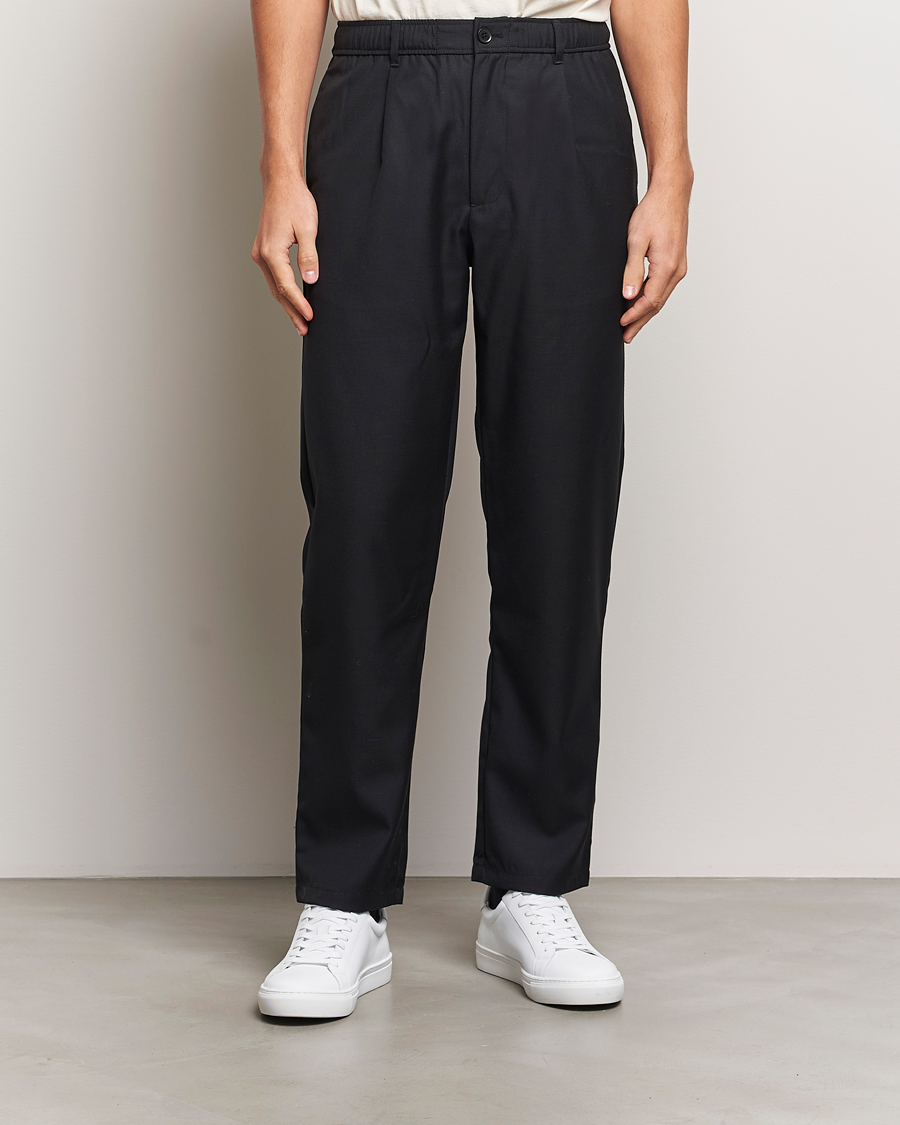 Uomini |  | Samsøe Samsøe | Bertil Pleated Drawstring Trousers Black