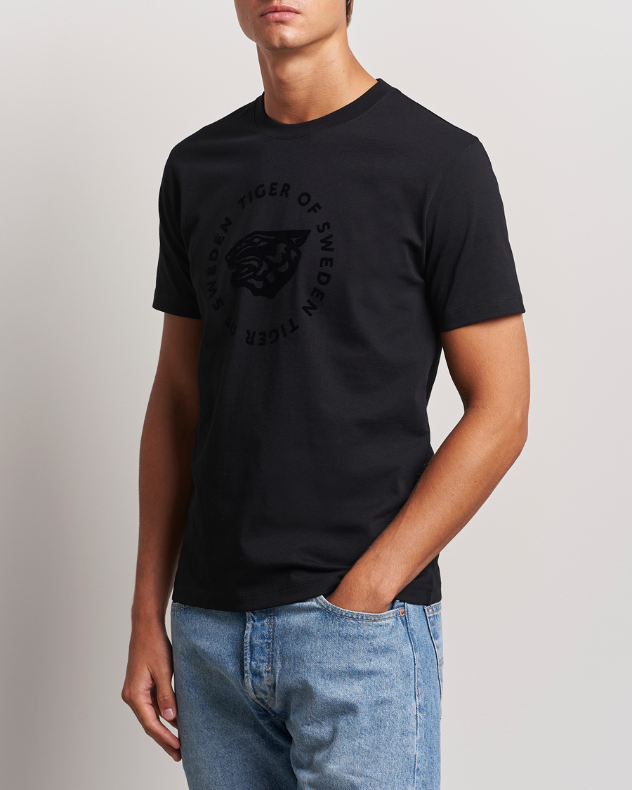 Uomini | Abbigliamento | Tiger of Sweden | Dillan Logo Crew Neck T-Shirt Black