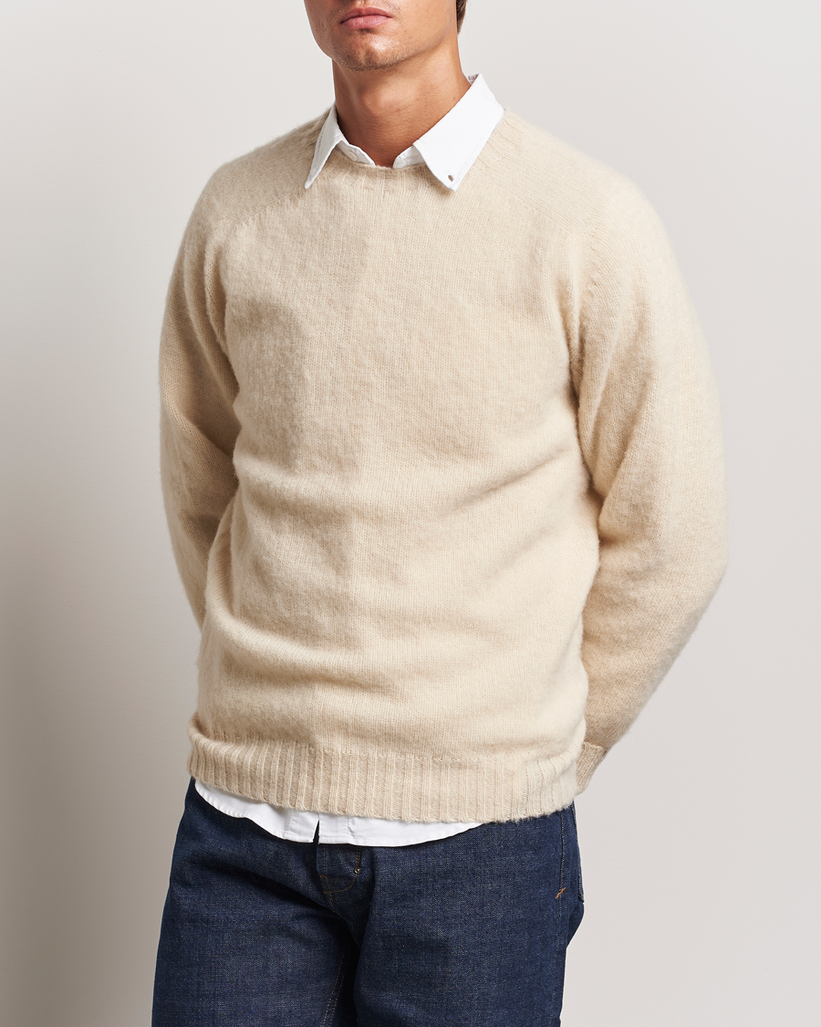 Uomini | Best of British | Drake\'s | Brushed Shetland Crew Ecru