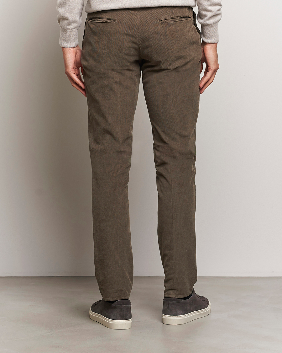 Uomini | Pantaloni | Incotex | Slim Fit Baby Corduroy Trousers Brown