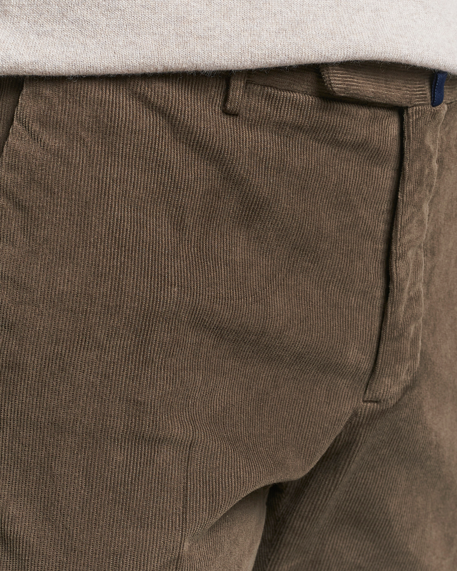 Uomini | Pantaloni | Incotex | Slim Fit Baby Corduroy Trousers Brown