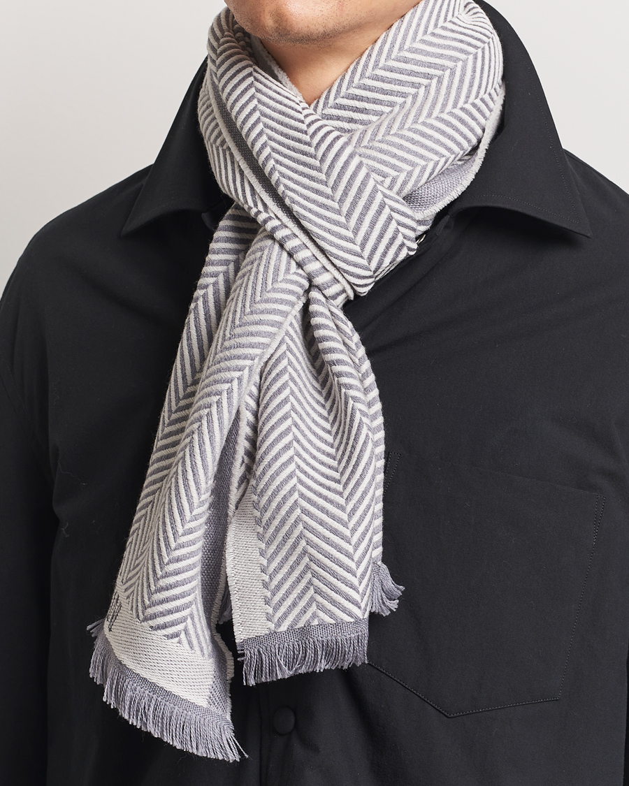 Uomini |  | Giorgio Armani | Wool Chevron Scarf Light Grey