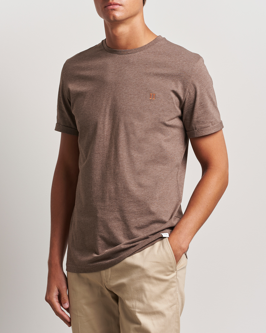 Uomini |  | LES DEUX | Nørregaard T-Shirt Charcoal Melange