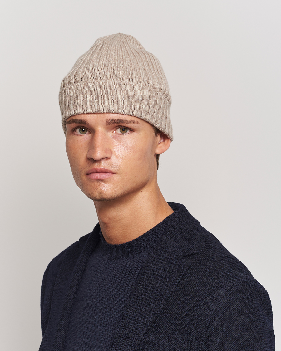 Uomini | Accessori | Piacenza Cashmere | Ribbed Cashmere Beanie Light Beige