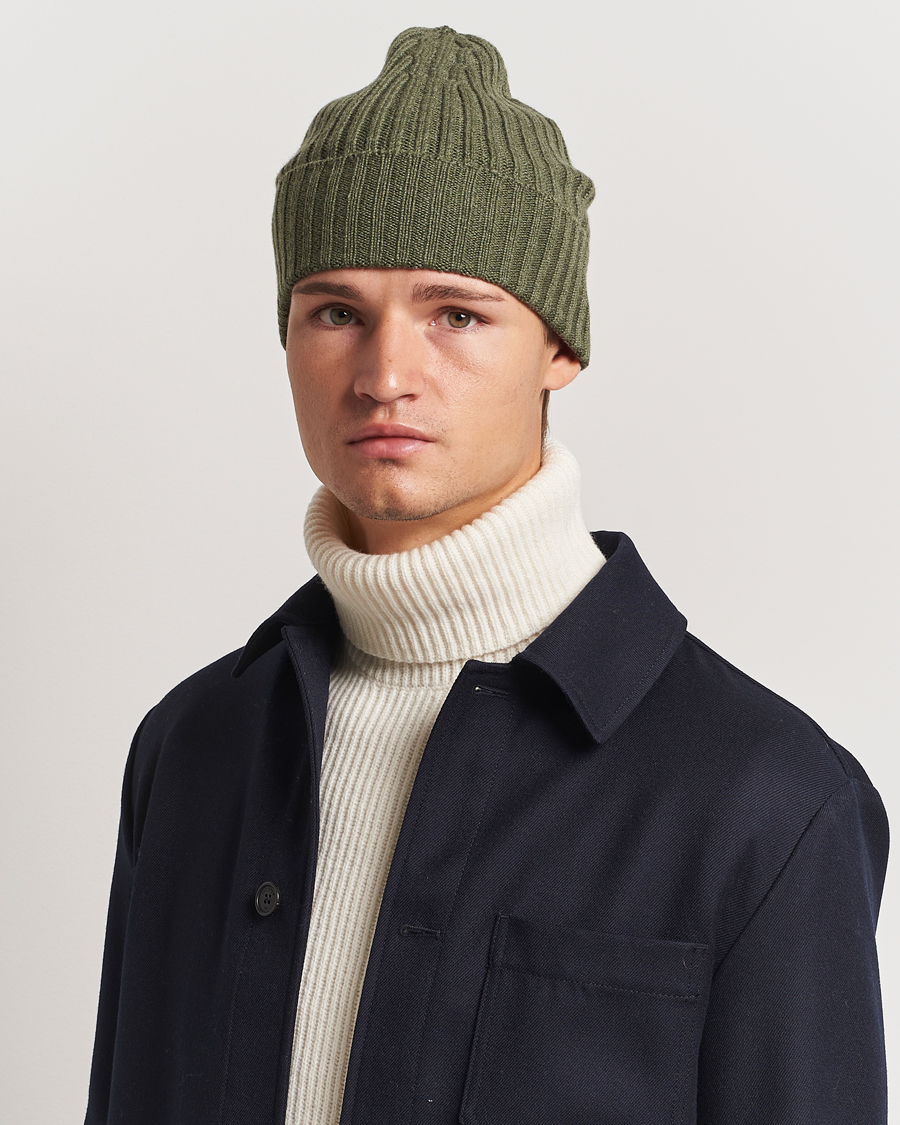 Uomini |  | Piacenza Cashmere | Ribbed Cashmere Beanie Olive