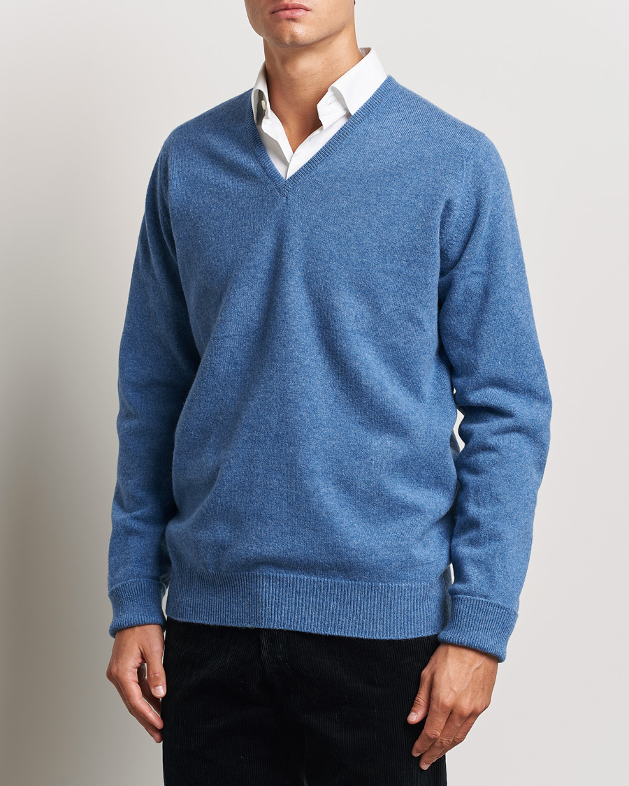 Uomini | Nya produktbilder | William Lockie | Rob Lambswool V-Neck Clyde