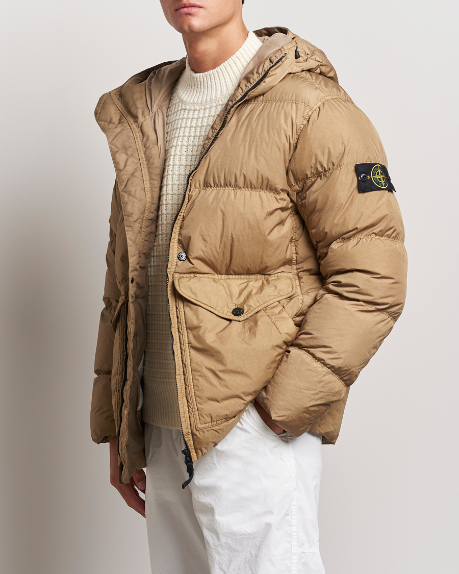 Uomini | Giacche | Stone Island | Garment Dyed Recycled Nylon Down Hooded Jacket Biscuit