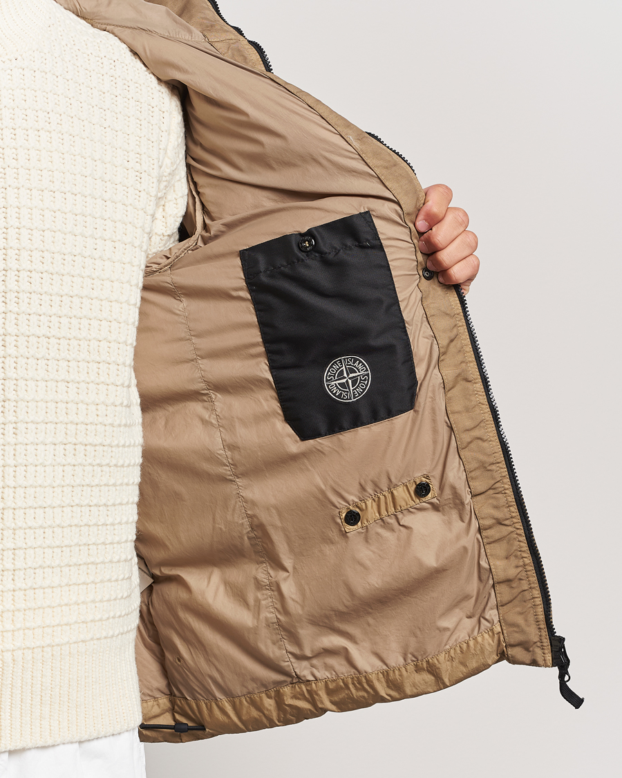 Uomini | Giacche | Stone Island | Garment Dyed Recycled Nylon Down Hooded Jacket Biscuit