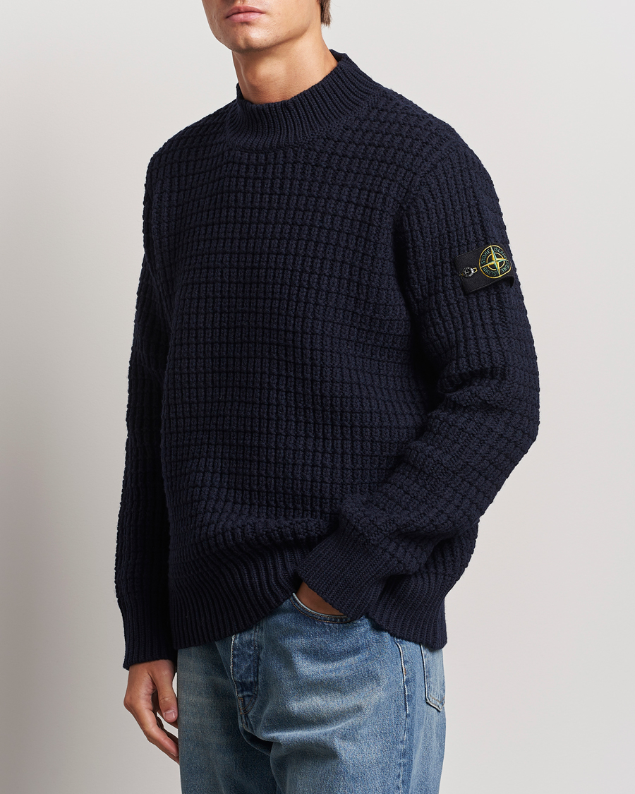 Uomini |  | Stone Island | Checkered Rib Stich Wool Mock Neck Navy Blue