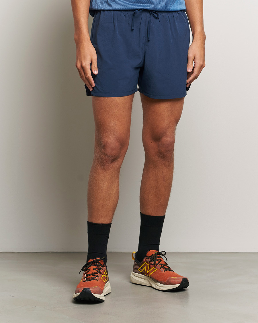 Uomini | Pantaloncini funzionali | New Balance Running | Athletics 5 Run Shorts  Navy