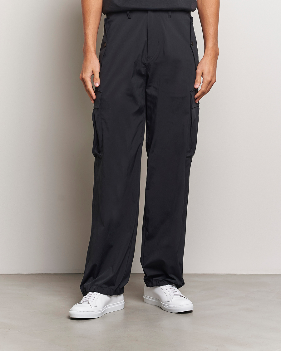 Uomini | Pantaloni cargo | J.Lindeberg | Cosmo Tech Cargo Pants Black