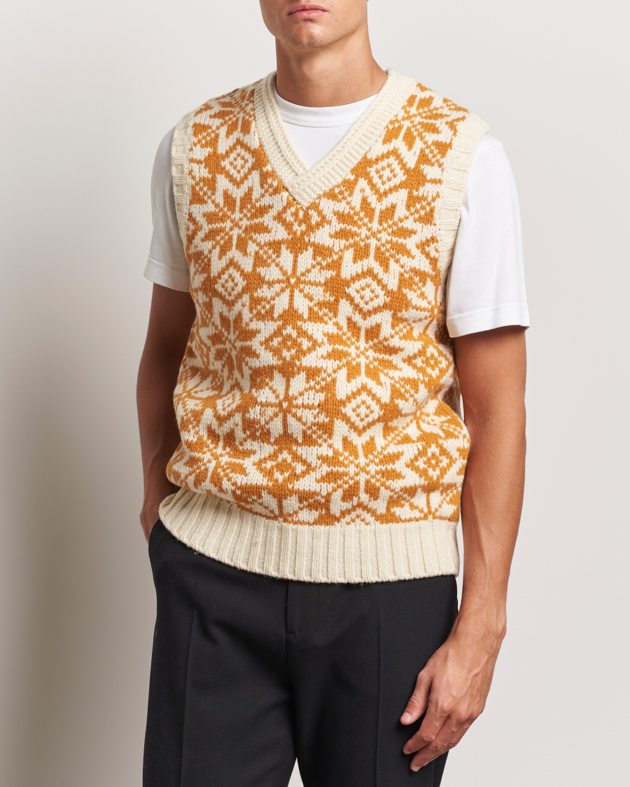 Uomini | Maglieria | BEAMS PLUS | Snow Pattern Knit Vest Gold