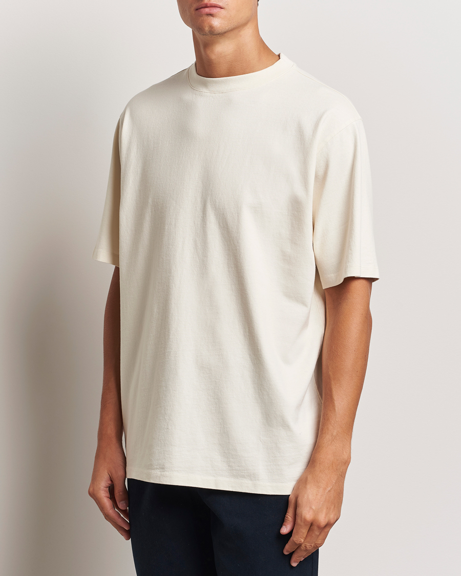 Uomini | Abbigliamento | A Day\'s March | Tron Relaxed T-Shirt Off White