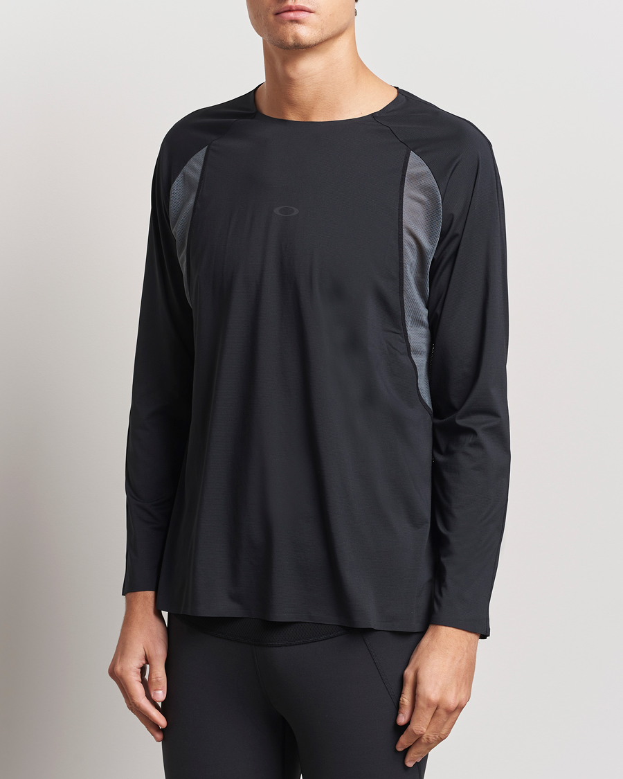 Uomini |  | Oakley | Pursuit Pro Long Sleeve T-Shirt Blackout