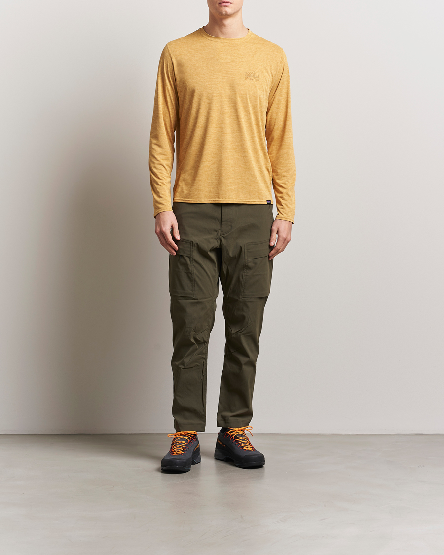 Uomini | T-shirt | Patagonia | Cap Cool Daily Graphic LS T-Shirt Beeswax