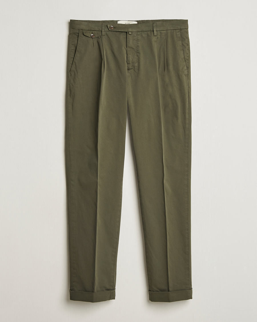 Uomini | Pantaloni | Briglia 1949 | Easy Fit Pleated Cotton Stretch Chino Olive