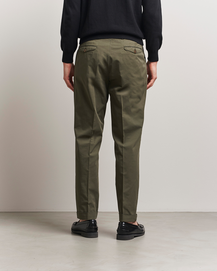 Uomini | Pantaloni | Briglia 1949 | Easy Fit Pleated Cotton Stretch Chino Olive