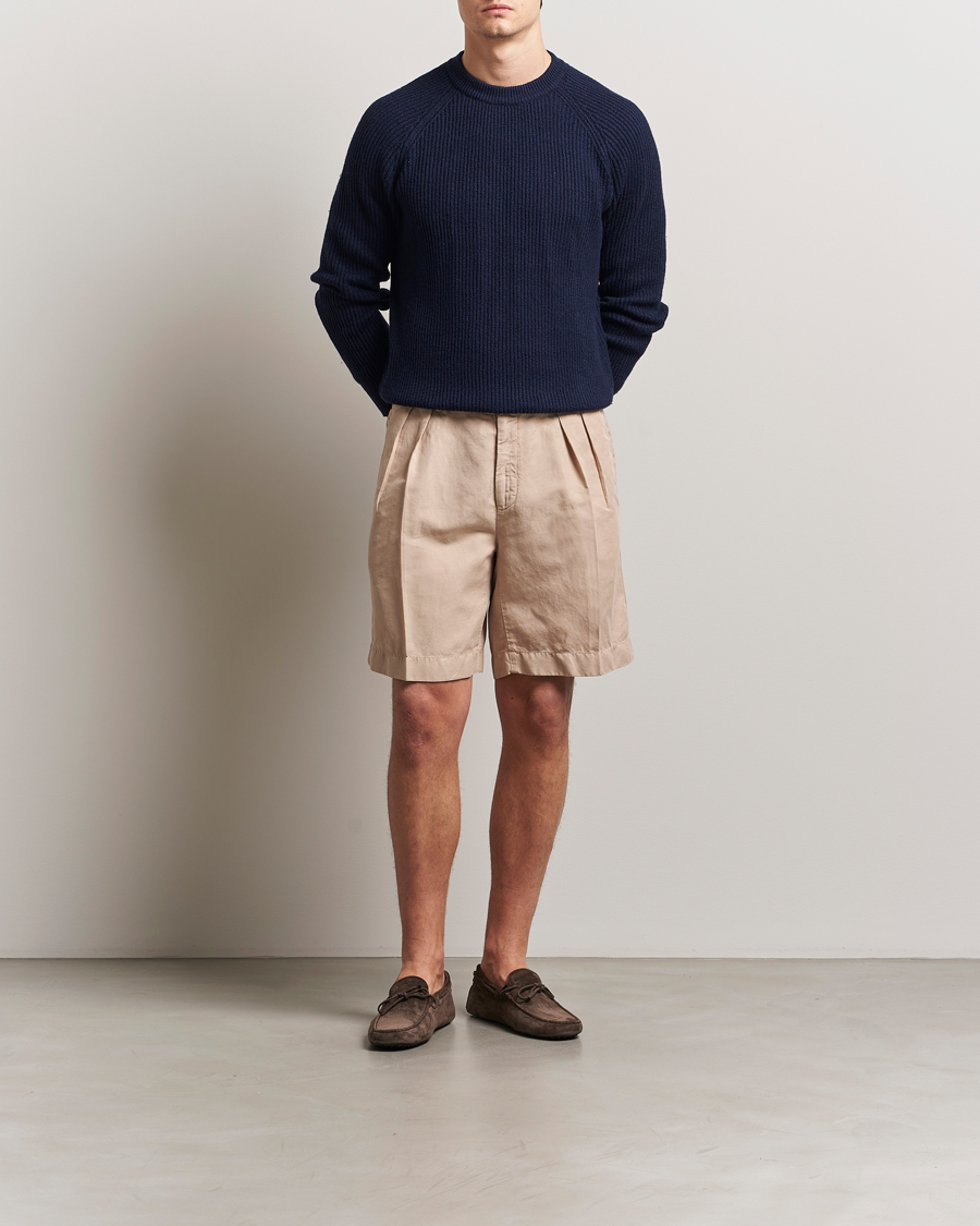 Uomini | Pantaloncini | Incotex | Pleated Chinolino Shorts Beige