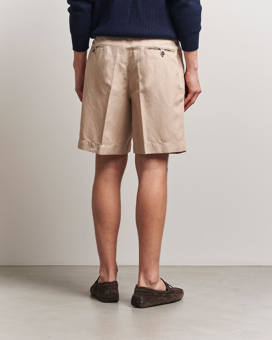 Uomini | Pantaloncini | Incotex | Pleated Chinolino Shorts Beige