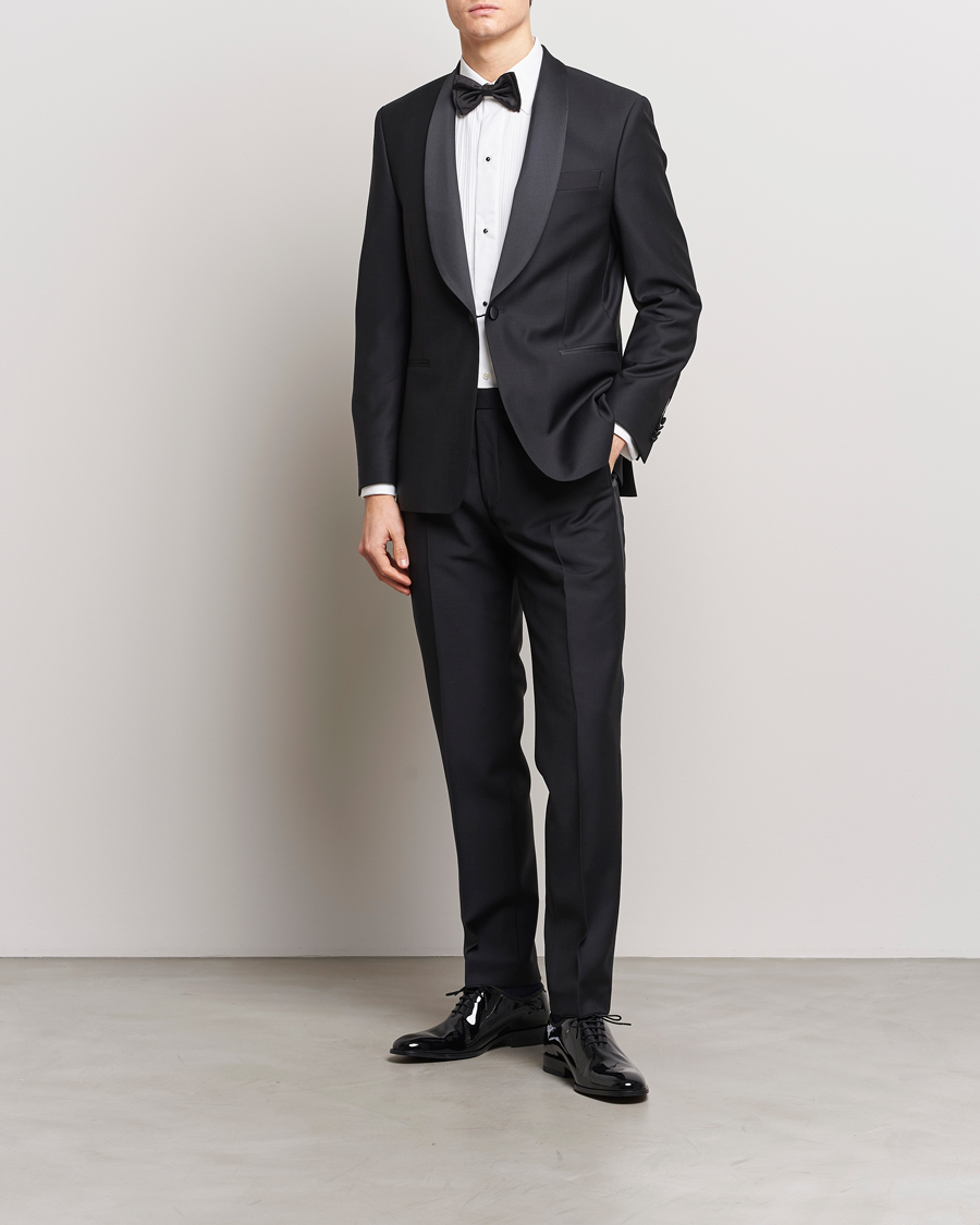 Uomini | Celebra il nuovo anno con stile | Oscar Jacobson | Figaro/Denz Straight Wool Tuxedo Suit Black